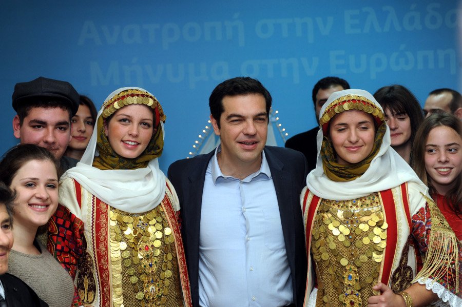 Oύτε ευρώ, ούτε δραχμές: Λίρες για τον Αλέξη Τσίπρα [εικόνα] | iefimerida.gr 1