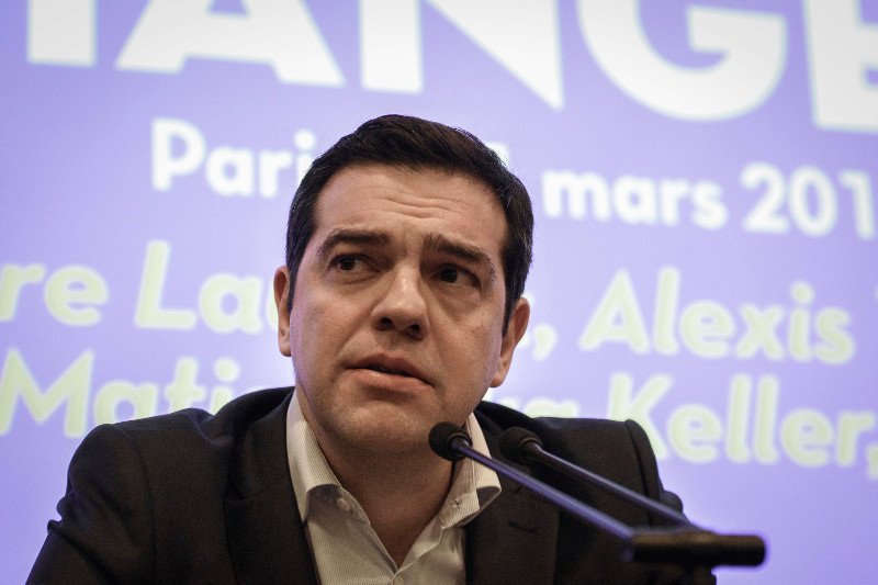 Τσίπρας από Παρίσι: Η ΕΕ μπορεί να αντέξει 2 εκατ. πρόσφυγες – Θα ωφεληθούν οι οικονομίες τους | iefimerida.gr 1