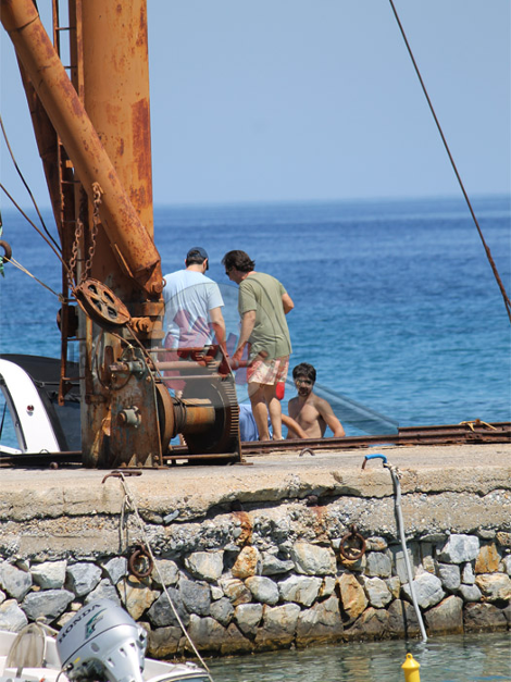 Στη Νάξο για μίνι διακοπές ο Τσίπρας: Με στιλ καλοκαιρινό, καπελάκι, γυαλιά και βερμούδα [εικόνες] | iefimerida.gr 4