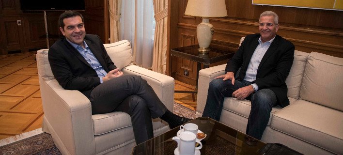 Συνάντηση Τσίπρα με τον γ.γ. του ΑΚΕΛ Αντρο Κυπριανού | iefimerida.gr 0