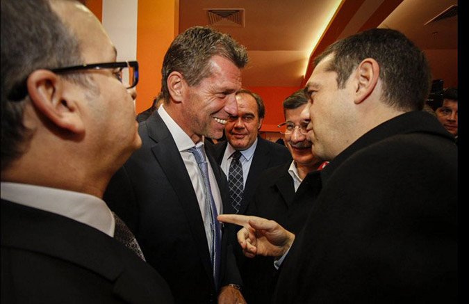 Οι... προπονητικές οδηγίες Τσίπρα σε Σκίμπε: Η Εθνική χρειάζεται restart [εικόνες & βίντεο] | iefimerida.gr 3