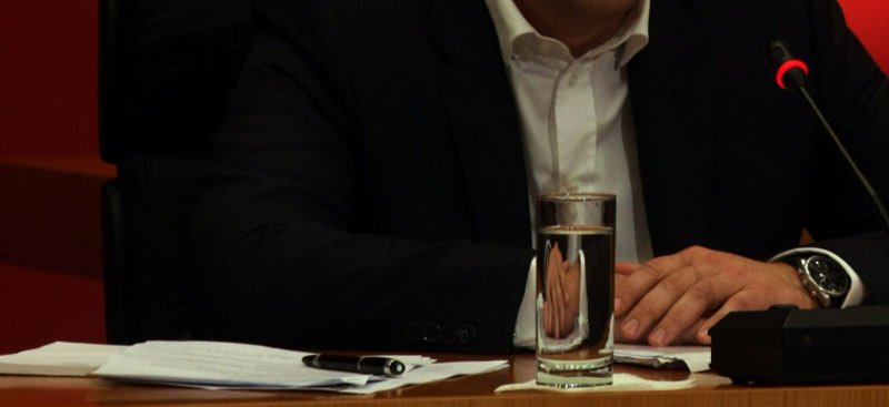  Τα μανικετόκουμπα του Τσίπρα, το σινιέ στιλό και το κυριλέ ρολόι που κάνουν το γύρο του διαδικτύου [εικόνες] | iefimerida.gr 3