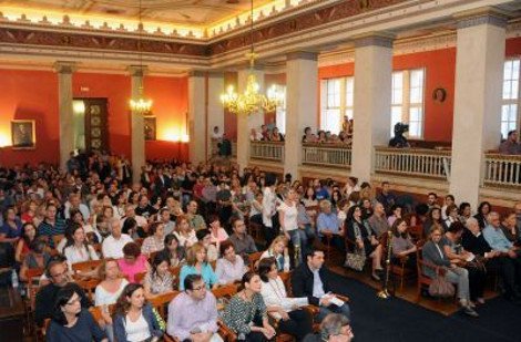 Τσίπρας: Υποβαθμίζουν το Δημόσιο Πανεπιστήμιο για να κάνουν χώρο στους ιδιώτες κερδοσκόπους | iefimerida.gr 0