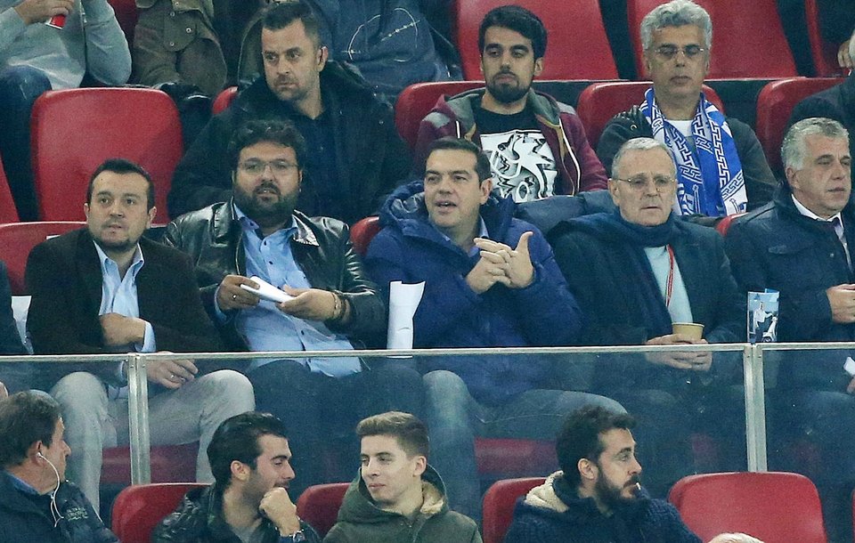 Στο γήπεδο Καραϊσκάκη ο Αλέξης Τσίπρας, για την εθνική Ελλάδος [εικόνες & βίντεο] | iefimerida.gr 4