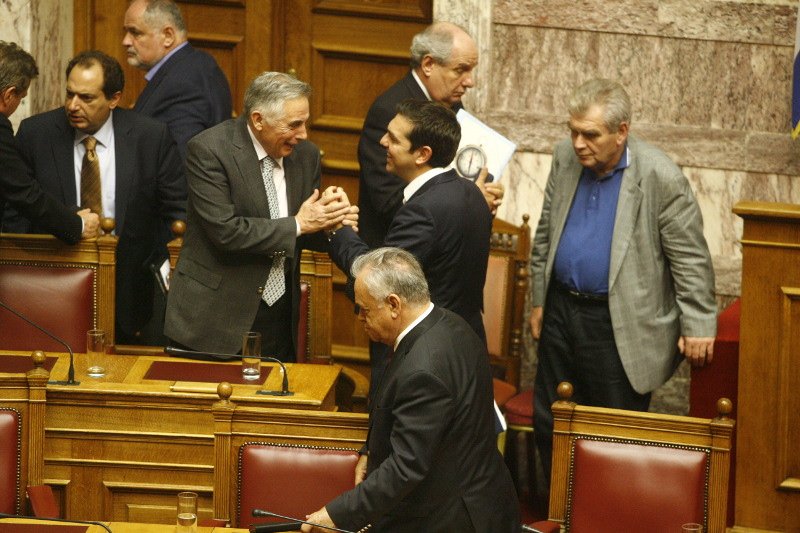 Το φιλικό... χαστουκάκι του Τσίπρα σε υπουργό του [εικόνες] | iefimerida.gr 0