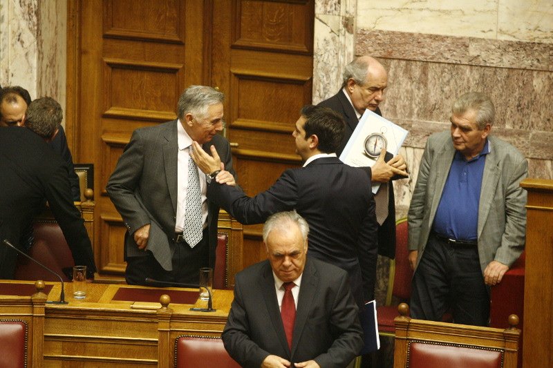 Το φιλικό... χαστουκάκι του Τσίπρα σε υπουργό του [εικόνες] | iefimerida.gr 1