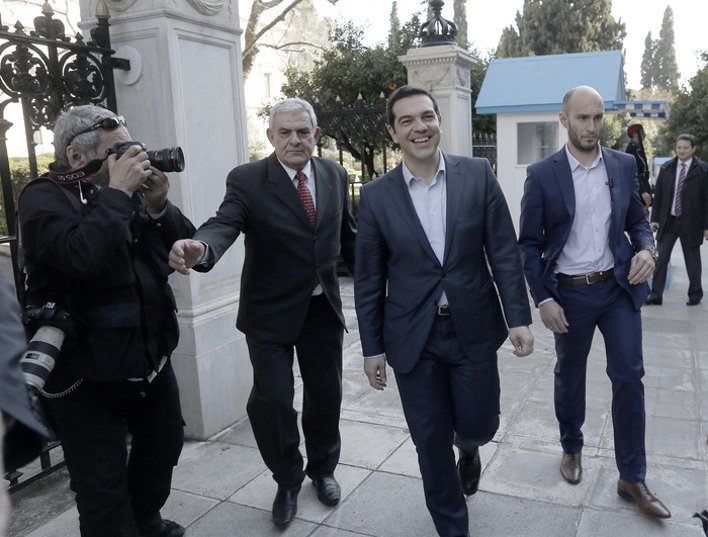 Γεύμα κορυφής με Τσίπρα και Σαμαρά στην Προεδρία [εικόνες] | iefimerida.gr 1