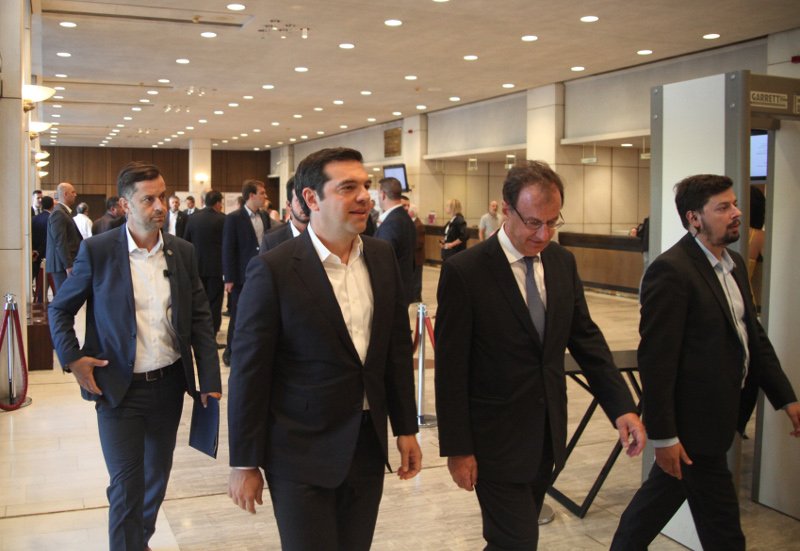 Τσίπρας στον ΣΕΒ: Η συμφωνία ανοίγει διάδρομο σταθερότητας | iefimerida.gr 0