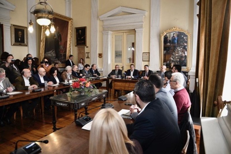 Ο Τσίπρας κόβει κορδέλες στη Σύρο -«Πολύ σημαντικό έργο η σύνδεση με το ηπειρωτικό δίκτυο ηλεκτροδότησης» | iefimerida.gr 0