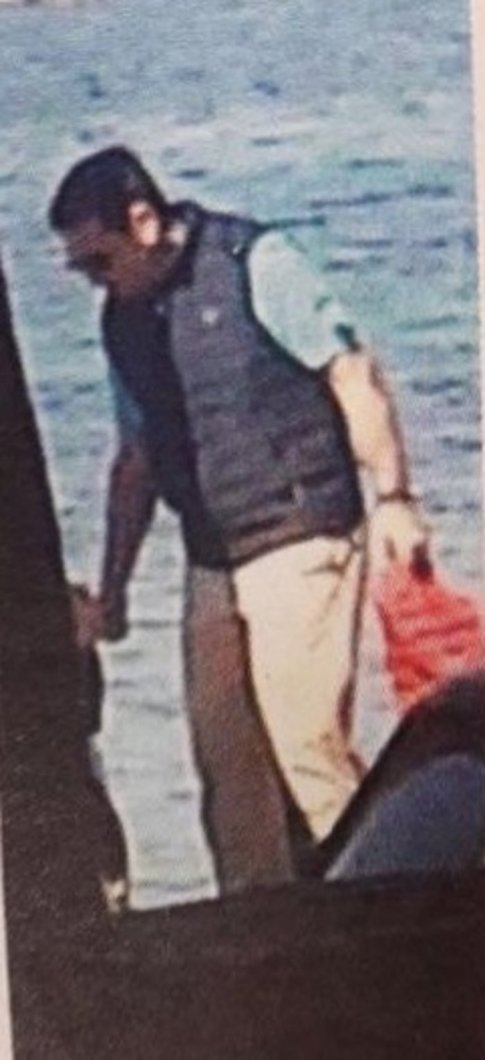 Το Πάσχα του Τσίπρα στην Κέρκυρα: Χαλαρές στιγμές με τους γιους του στην ακρογιαλιά [εικόνες] | iefimerida.gr 1