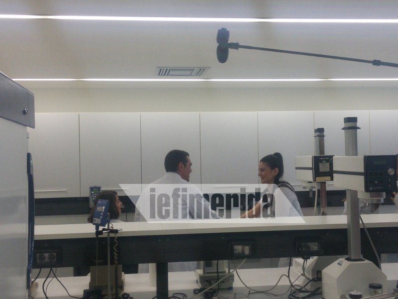 Τσίπρας: Ο,τι είναι η Μπαρτσελόνα στο ποδόσφαιρο, είναι η Apivita για τα προϊόντα της [εικόνες] | iefimerida.gr 2