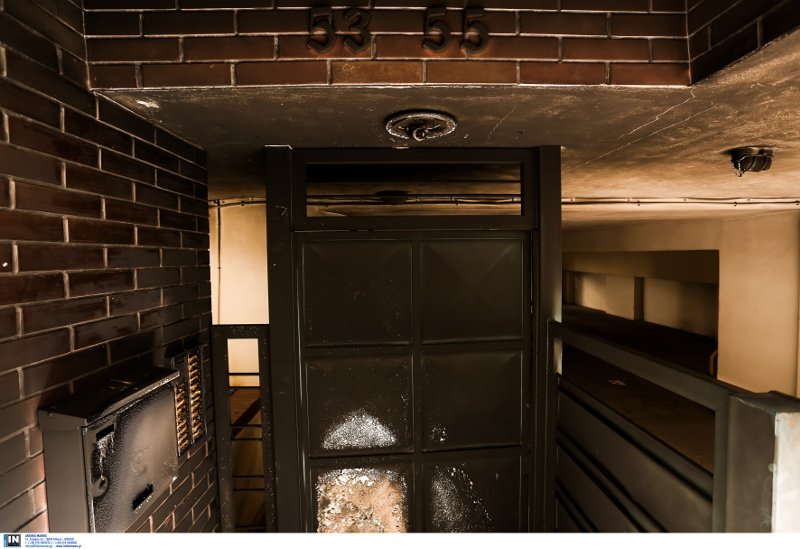 Τοποθέτησαν γκαζάκια στην είσοδο του σπιτιού του Θεόδωρου Τσουκάτου στους Αμπελόκηπους [εικόνες] | iefimerida.gr 1