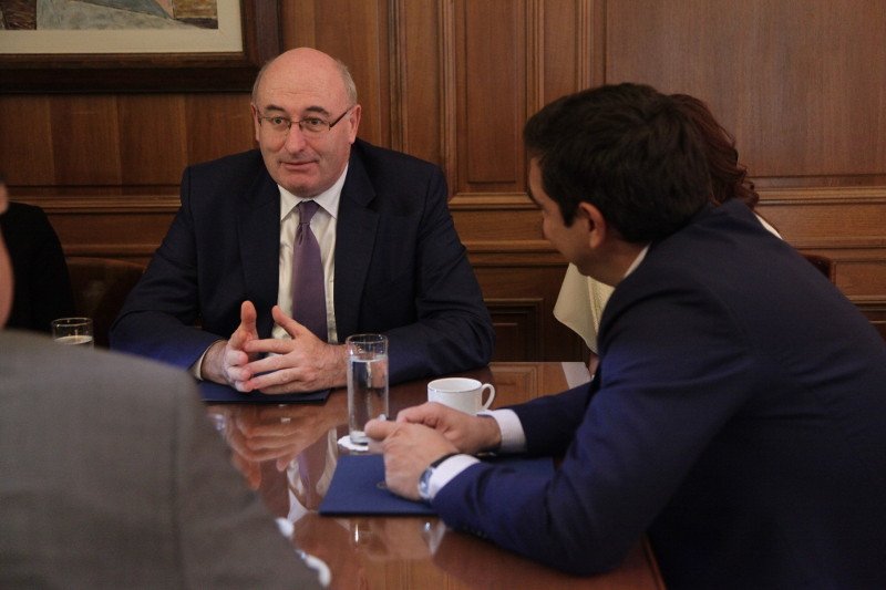 Συναντήθηκε με τον Ευρωπαίο επίτροπο, αρμόδιο για τη Γεωργία και την Αγροτική Ανάπτυξη, ο Α. Τσίπρας [εικόνες] | iefimerida.gr 1