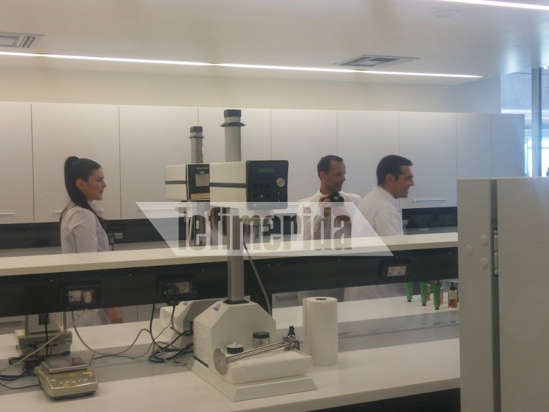 Τσίπρας: Ο,τι είναι η Μπαρτσελόνα στο ποδόσφαιρο, είναι η Apivita για τα προϊόντα της [εικόνες] | iefimerida.gr 3