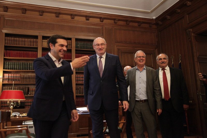 Συναντήθηκε με τον Ευρωπαίο επίτροπο, αρμόδιο για τη Γεωργία και την Αγροτική Ανάπτυξη, ο Α. Τσίπρας [εικόνες] | iefimerida.gr 0