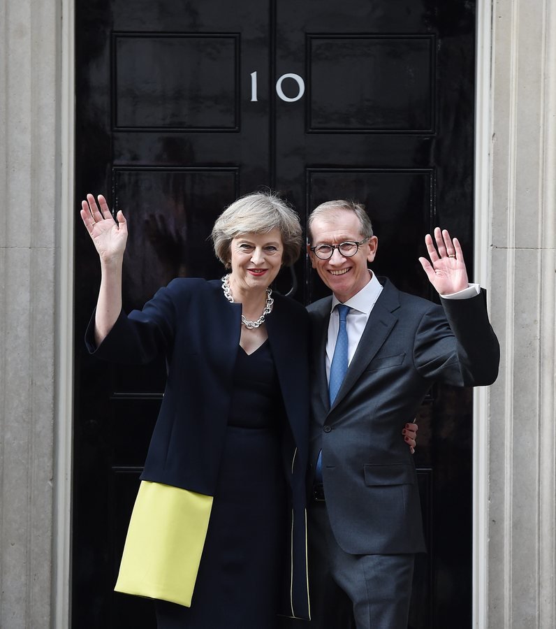 Κάμερον, Κλίντον, Μέρκελ: Οι πανίσχυροι πολιτικοί που κατάφεραν να κρατήσουν τους γάμους τους [εικόνες] | iefimerida.gr 1