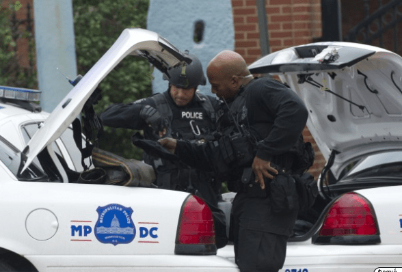 Συναγερμός σε βάση του Ναυτικού στην Ουάσιγκτον – 12 νεκροί, αρκετοί τραυματίες από πυρά αγνώστων [εικόνες] | iefimerida.gr 4