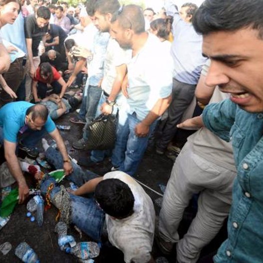 Διπλή έκρηξη σε συγκέντρωση κόμματος στην Τουρκία: 2 νεκροί και 100 τραυματίες [εικόνες] | iefimerida.gr 3