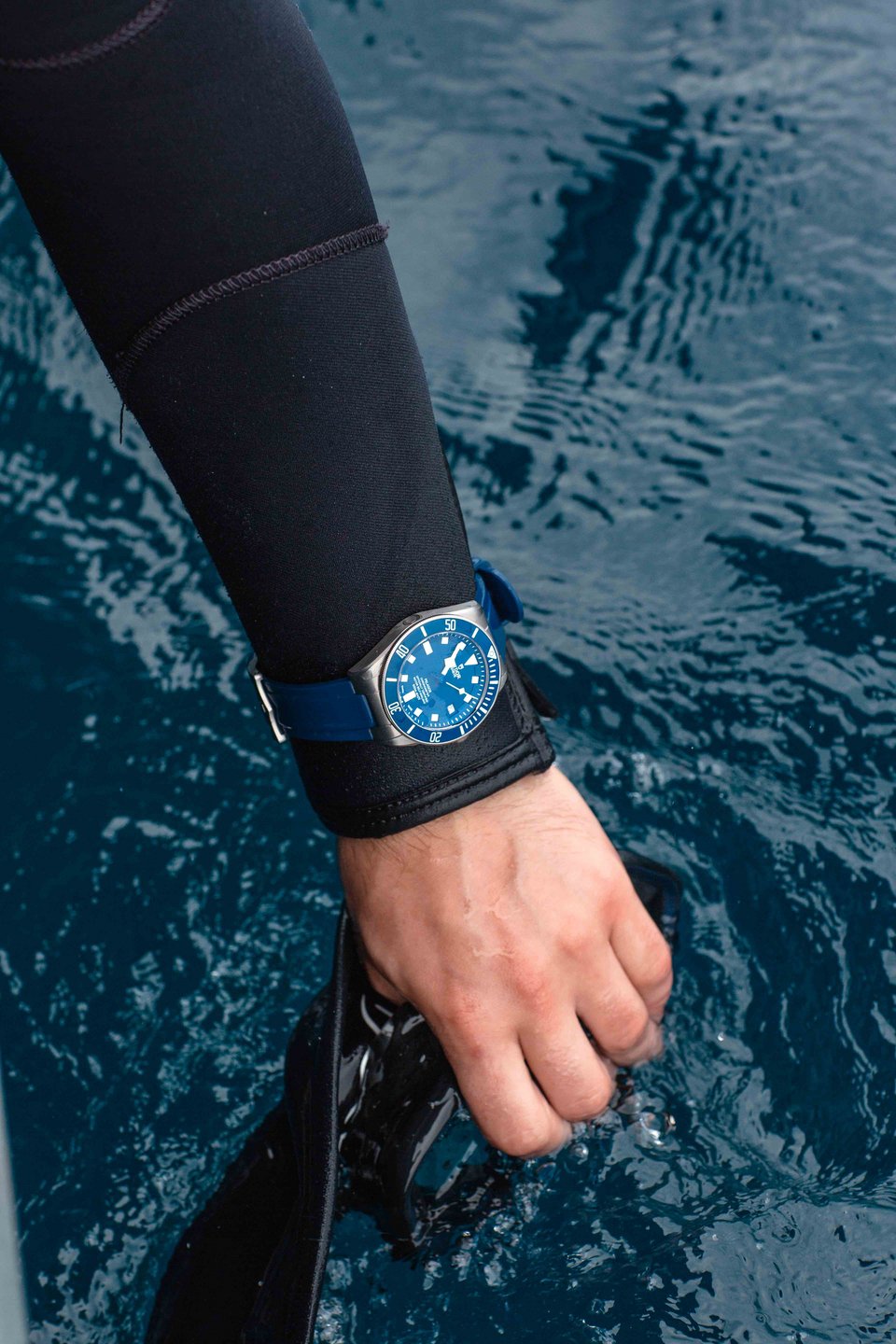 Tudor Take a Breath -Η Tudor φέρνει στην Ελλάδα τον «μπλε άνθρωπο» [εικόνες] | iefimerida.gr 1