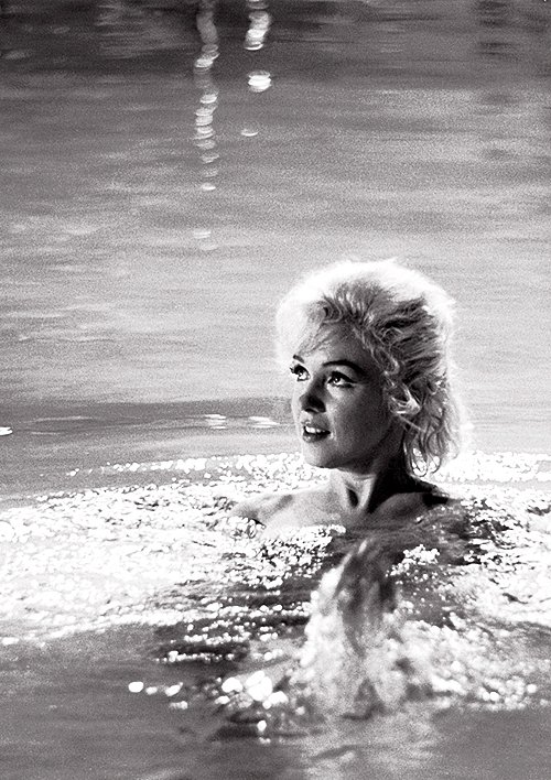 Μέριλιν Μονρόε: Τα χάπια, το μίσος για την Τέιλορ, η σαμπάνια και ο θάνατος [εικόνες] | iefimerida.gr 7