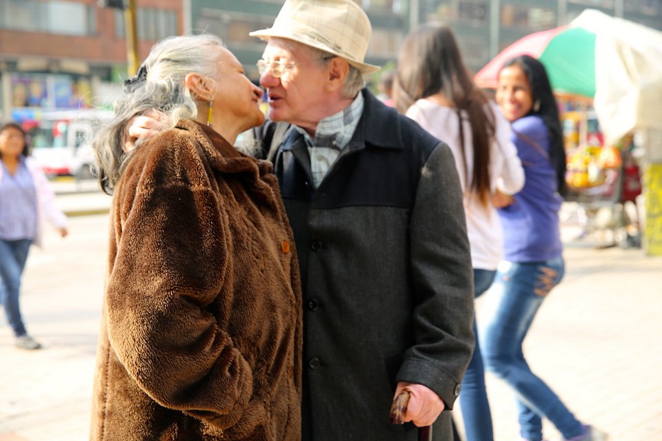 Εκατό φιλιά από όλο τον κόσμο -Ενα μοναδικό ταξίδι με «οδηγό» τις ιστορίες αγάπης [εικόνες] | iefimerida.gr 13