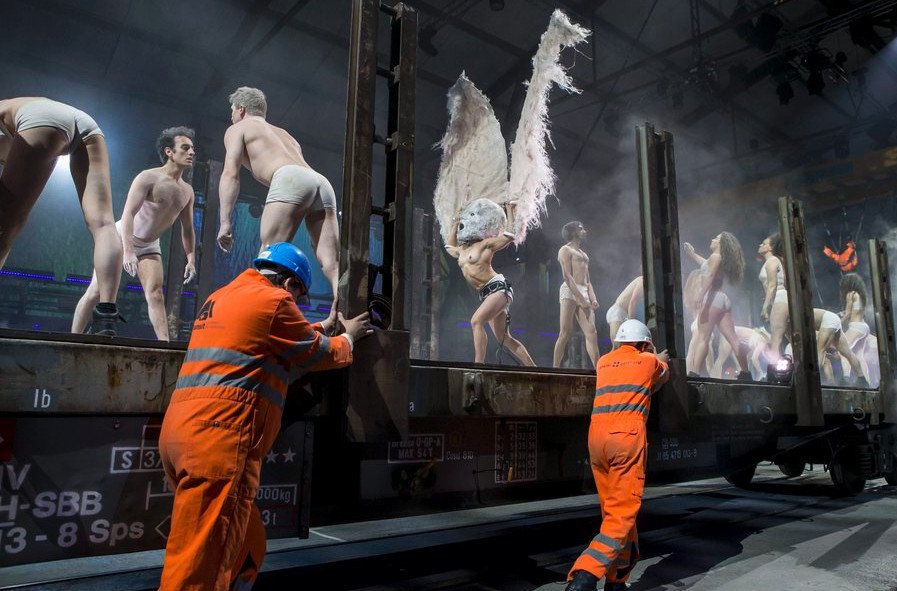 Φιέστα αλά έναρξη Ολυμπιακών για τα εγκαίνια του έργου του αιώνα -Του τούνελ που διαπερνά τις Αλπεις [εικόνες & βίντεο] | iefimerida.gr 1