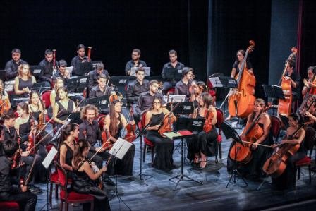 Η Ελληνοτουρκική Ορχήστρα με τους 60 μουσικούς -Κάνουν πρόβες κάθε καλοκαίρι [εικόνες] | iefimerida.gr 1