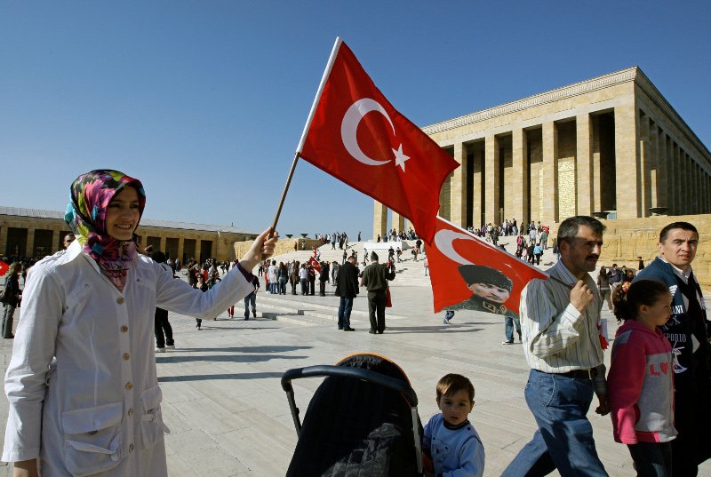 Τούρκος ακαδημαϊκός έγραψε τρεις επιστημονικές μελέτες στη φυλακή | iefimerida.gr 1