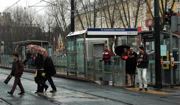 Γενικό μπλακ άουτ σε 44 περιοχές στην Τουρκία: Ο Νταβούτογλου μιλά και για τρομοκρατία [εικόνες & βίντεο] | iefimerida.gr 11
