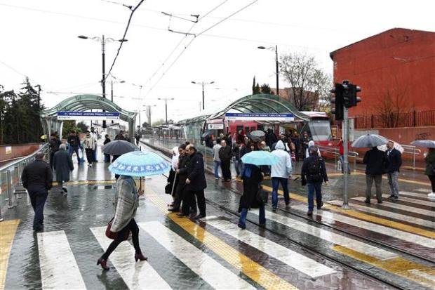 Γενικό μπλακ άουτ σε 44 περιοχές στην Τουρκία: Ο Νταβούτογλου μιλά και για τρομοκρατία [εικόνες & βίντεο] | iefimerida.gr 8