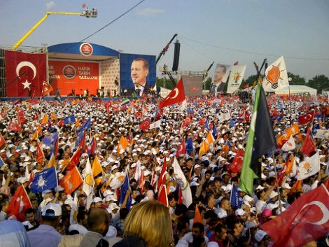 Ο Ερντογάν βρυχάται : Επίδειξη δύναμης στην ομιλία του την ώρα που η αστυνομία έπνιγε την Πόλη στα χημικά [εικόνες] | iefimerida.gr 8