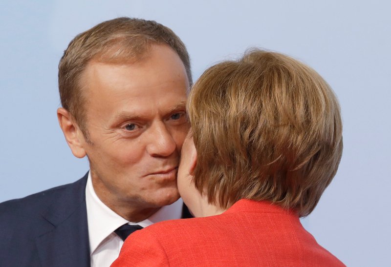 Ο Τραμπ έθεσε στον Πούτιν θέμα ρωσικής ανάμειξης στις εκλογές των ΗΠΑ -Το αρνήθηκε ο Ρώσος πρόεδρος [εικόνες & βίντεο] | iefimerida.gr 12