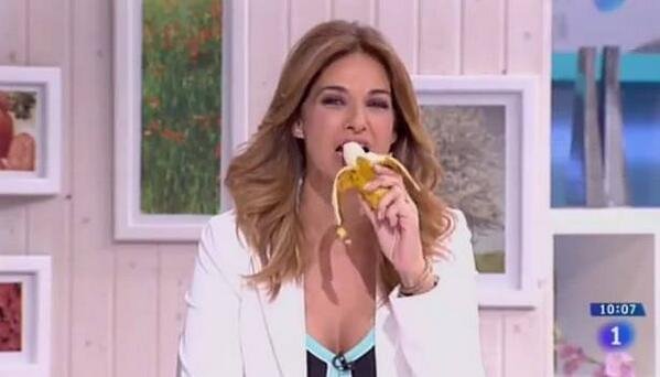 Είμαστε όλοι μαϊμούδες -Από ποδοσφαιριστές, μέχρι πρωθυπουργοί με μία μπανάνα στο χέρι, κατά του ρατσισμού [εικόνες] | iefimerida.gr 6