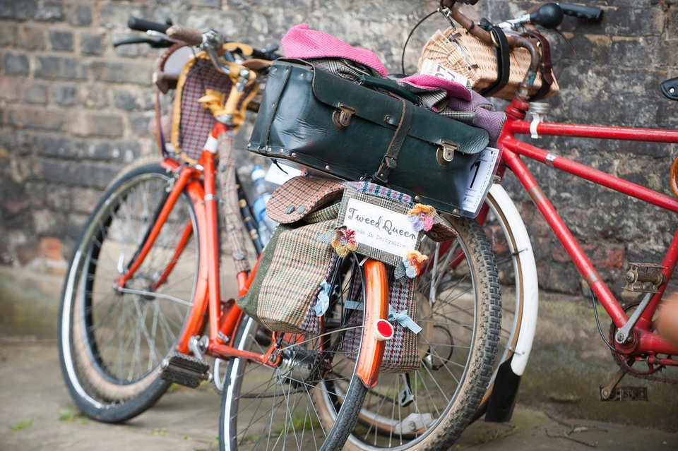 Νέο Tweed Run ποδηλάτου στις Σπέτσες στις 28 Μαρτίου [εικόνες] | iefimerida.gr 13