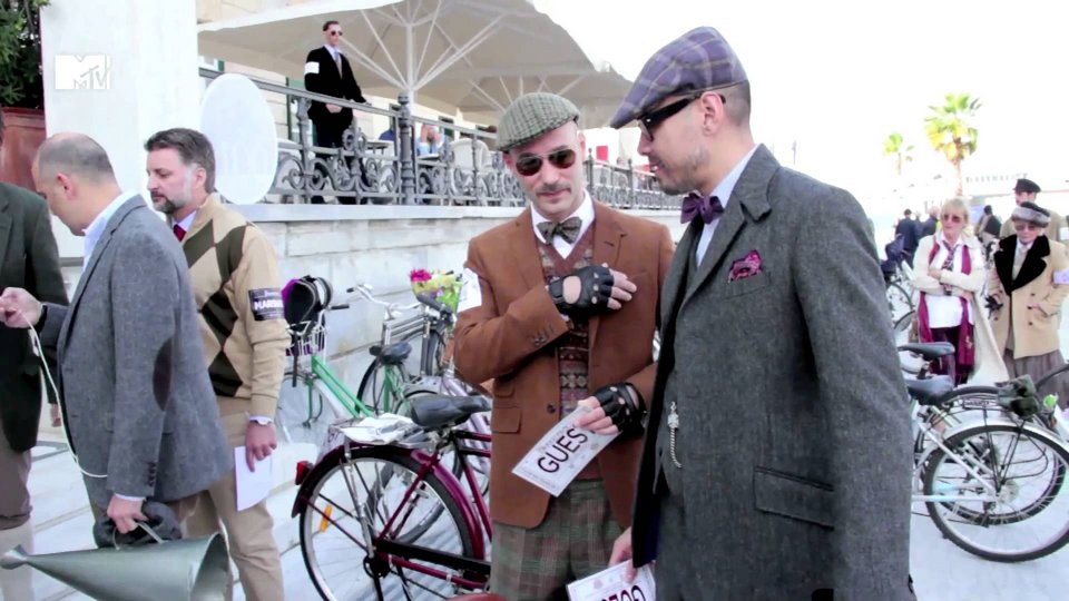Νέο Tweed Run ποδηλάτου στις Σπέτσες στις 28 Μαρτίου [εικόνες] | iefimerida.gr 11