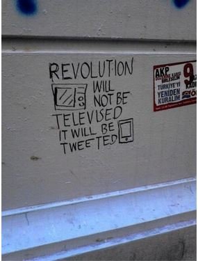 Η φωτογραφία που κάνει το γύρο του διαδικτύου: Ετσι ξεκινούν οι επαναστάσεις σήμερα [εικόνα] | iefimerida.gr 0