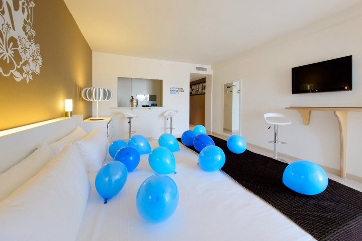 Το πρώτο ξενοδοχείο αποκλειστικά για χρήστες του Twitter – Ολα λειτουργούν με hashtags [εικόνες & βίντεο] | iefimerida.gr 1