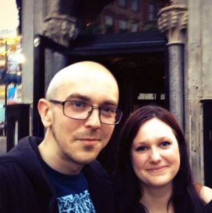 Βρετανός γνωρίζει από κοντά έναν-έναν τους 120.000 εικονικούς του φίλους στο Twitter [εικόνες] | iefimerida.gr 2