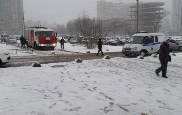 Τραυματίστηκε έφηβος από έκρηξη στην Αγία Πετρούπολη -Κόπηκαν τα χέρια του [εικόνα] | iefimerida.gr 3