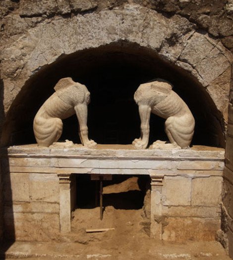 Πιο κοντά στο μυστικό της Αμφίπολης οι ανασκαφές: Μαγεύουν τα νέα ευρήματα | iefimerida.gr 0