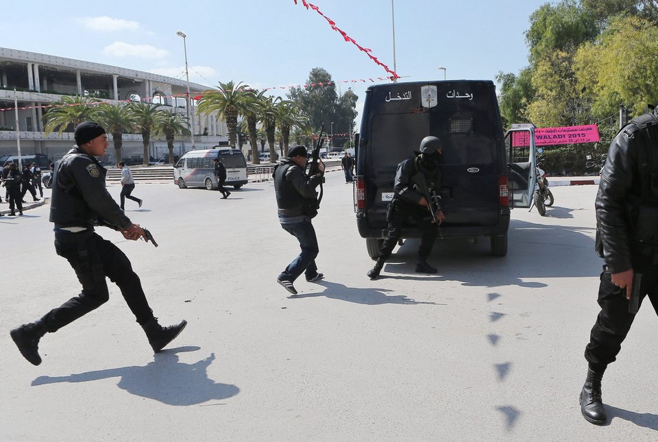 Τρομοκρατική επίθεση στην Τυνησία: 20 νεκροί, 40 τραυματίες -Μυστήριο με 14 αγνοούμενους | iefimerida.gr 1
