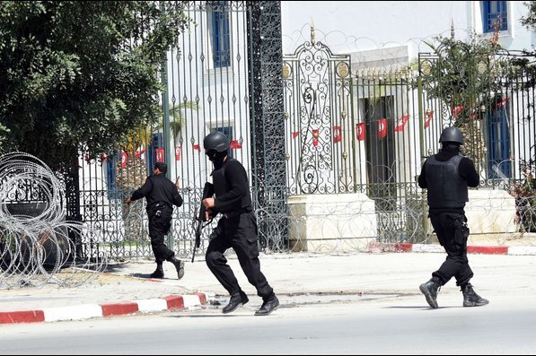 Τρομοκρατική επίθεση στην Τυνησία: 20 νεκροί, 40 τραυματίες -Μυστήριο με 14 αγνοούμενους | iefimerida.gr 3