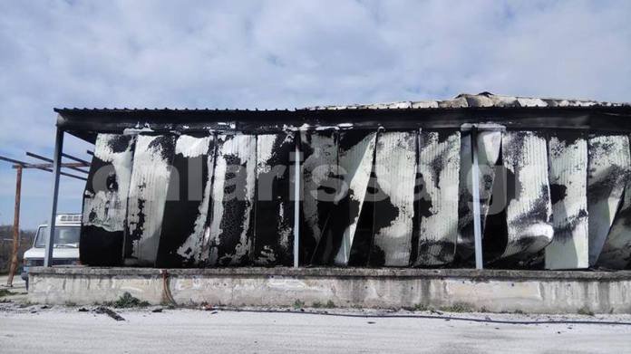 Λάρισα: Καταστράφηκε ολοσχερώς τυροκομείο από πυρκαγιά [εικόνες] | iefimerida.gr 2