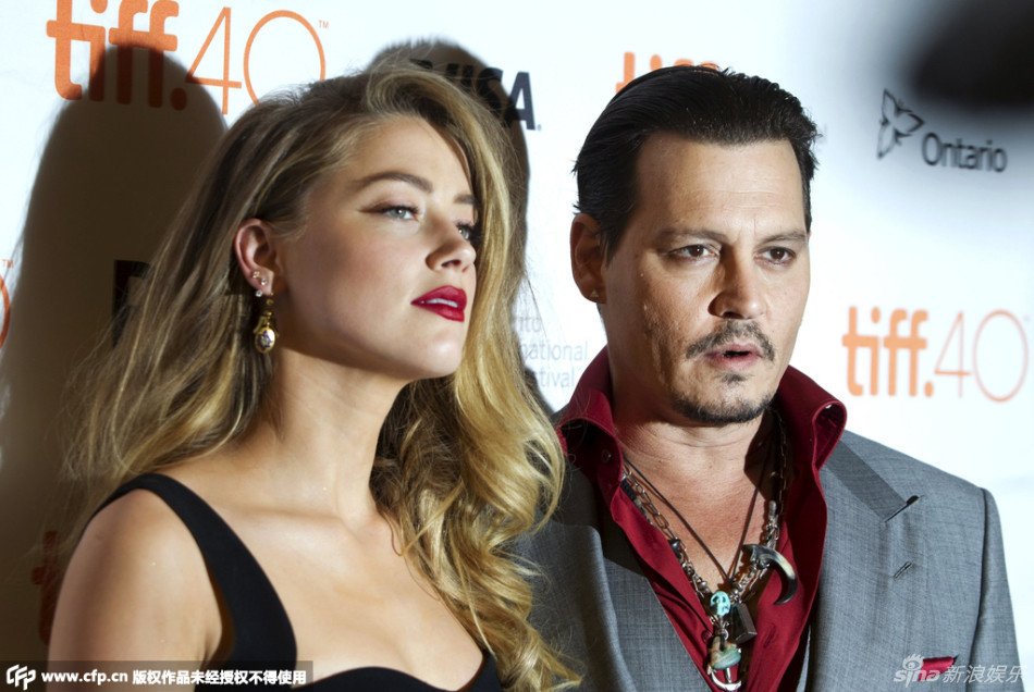 Καψούρης ο Τζόνι Ντεπ: Ευχαριστεί δημόσια τη σύζυγό του που τον ανέχεται [εικόνες]  | iefimerida.gr 5