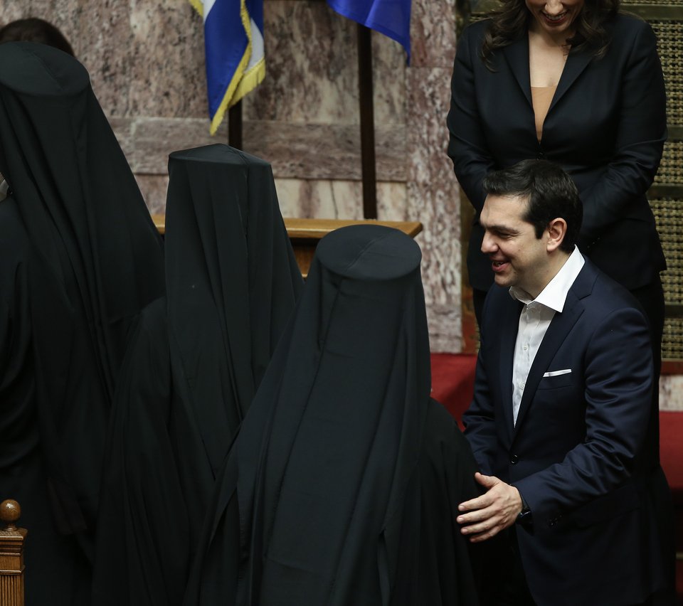 Το backstage της ορκωμοσίας - Ο τζέντλεμαν Τσίπρας, τα χαμόγελα του Σαμαρά και η συγκίνηση Παυλόπουλου | iefimerida.gr 5