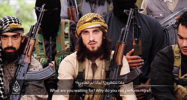 Μήνυμα μίσους από Γάλλους τζιχαντιστές: Καίνε διαβατήρια, καλούν επιθέσεις και αποκεφαλισμούς [εικόνες] | iefimerida.gr 0