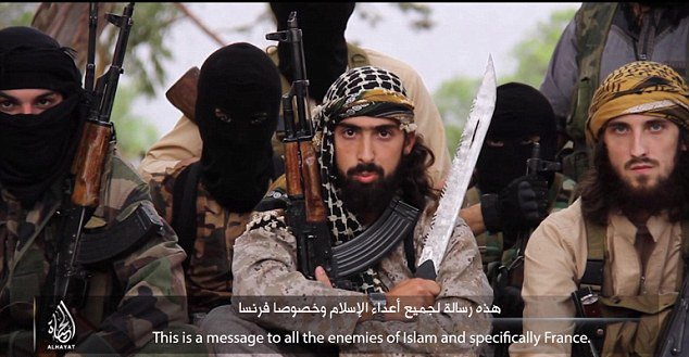 Μήνυμα μίσους από Γάλλους τζιχαντιστές: Καίνε διαβατήρια, καλούν επιθέσεις και αποκεφαλισμούς [εικόνες] | iefimerida.gr 1