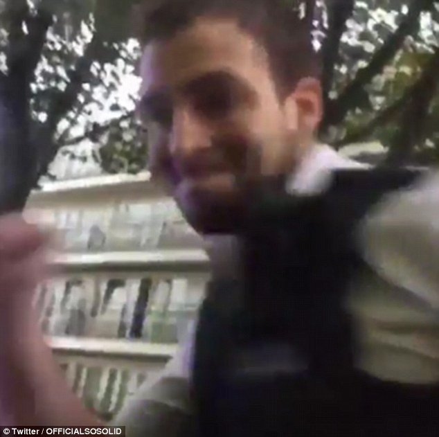 Αστυνομικός εκτός ελέγχου σπάει το τζάμι ΙΧ... λάθος υπόπτου – Τέθηκε σε διαθεσιμότητα [βίντεο] | iefimerida.gr 1