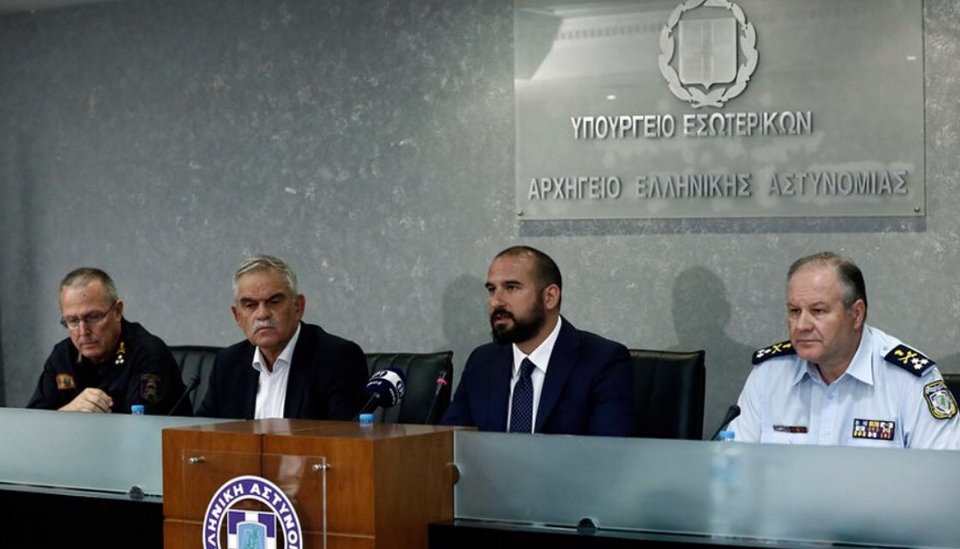 «Σε φωτιά κάνε τον Μπολτ, σε πλημμύρα τον Φελπς» -Τι κατάλαβε το Twitter από τη συνέντευξη Τόσκα-Τζανακόπουλου | iefimerida.gr 1