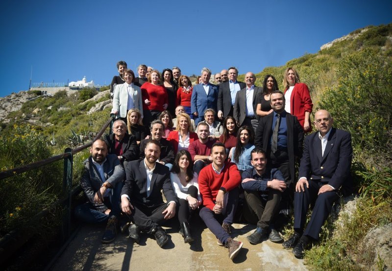 Υποψήφιο με τη Ρένα Δούρου το Τζέισον Αντιγόνη -Η φωτογράφιση στον Λυκαβηττό [εικόνες] | iefimerida.gr 3